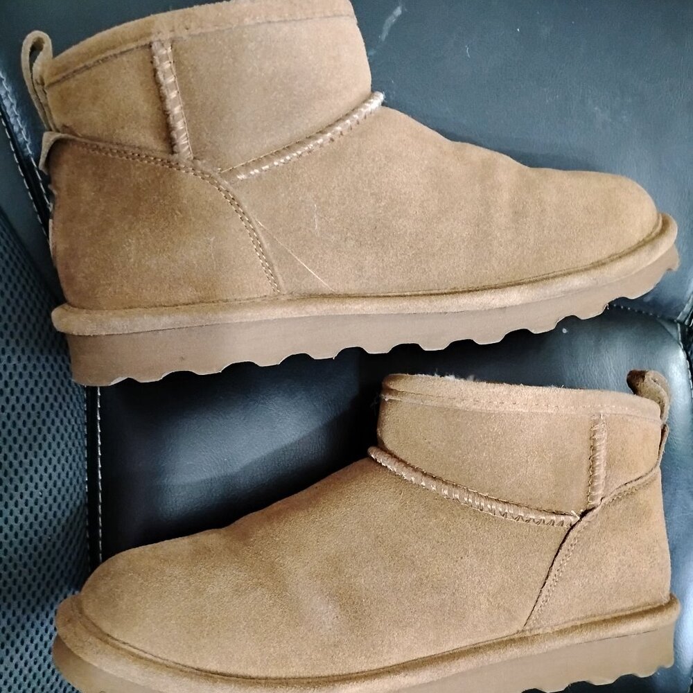 Bearpaw shorty boots, like new, warm tan                       SZ. 8M